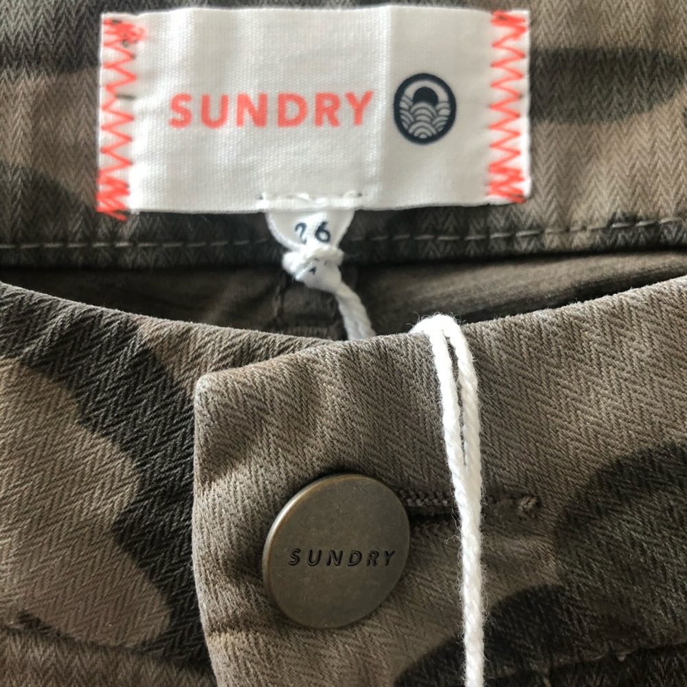 SUNDRY Le Soleil Pants Camo Rainbow Stripe Jogger - Picture 8 of 9